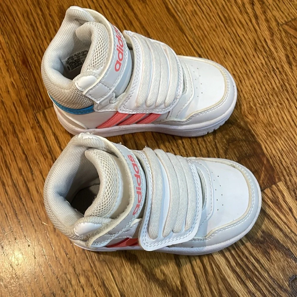 Baby Girl’s High Top Adidas Shoes/Sneakers. Size 5. Excellent to Like New.